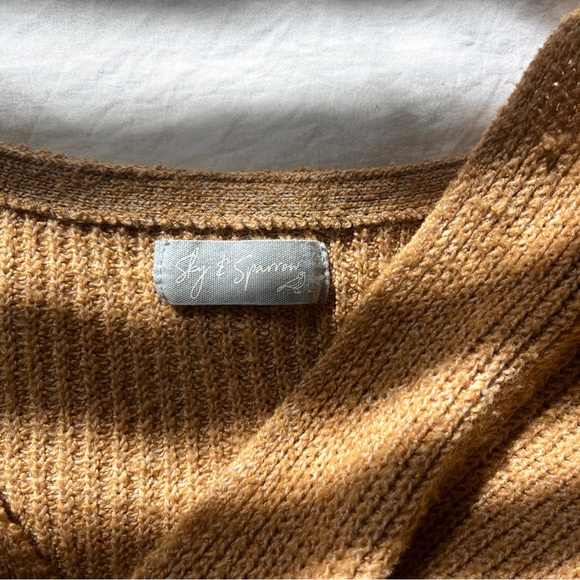 Sky&Sparrow - Brown Cropped Long Sleeve (S) - Picture 2 of 4